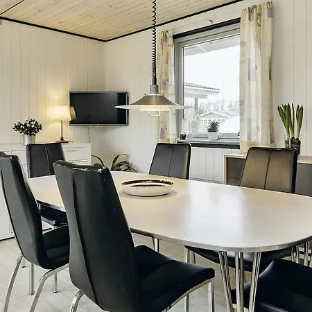4 Star In Vaeggerlose-by Traum Ferienhaus Bøtø By