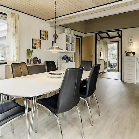 4 Star In Vaeggerlose-by Traum