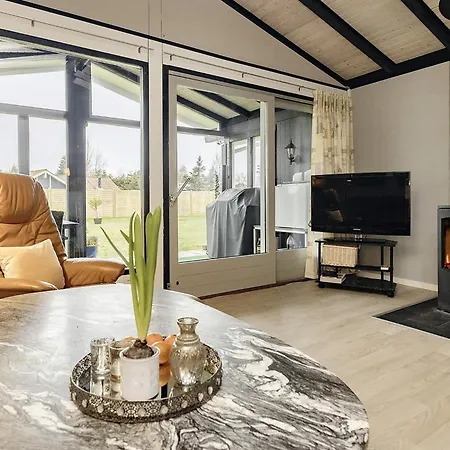 4 Star In Vaeggerlose-by Traum