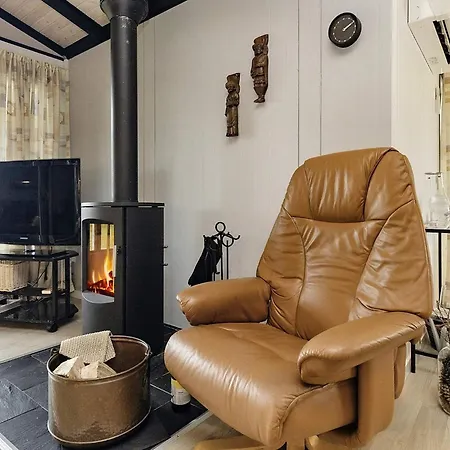 4 Star In Vaeggerlose-by Traum Ferienhaus Bøtø By