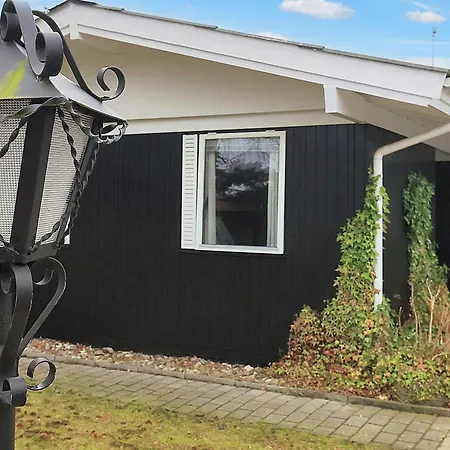 4 Star In Vaeggerlose-by Traum 度假居 Bøtø By